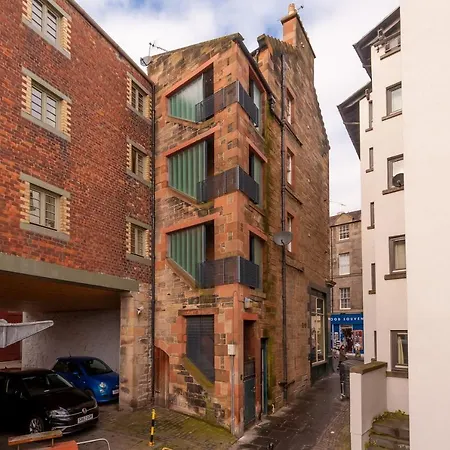 1 Bedroom In Old Town Centre Apartment