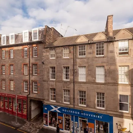 1 Bedroom In Old Town Centre Apartment *