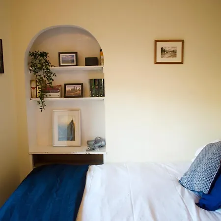 Bright 3 Bedroom Central