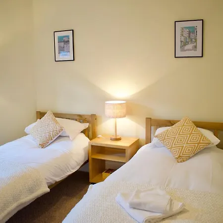 Bright 3 Bedroom Central