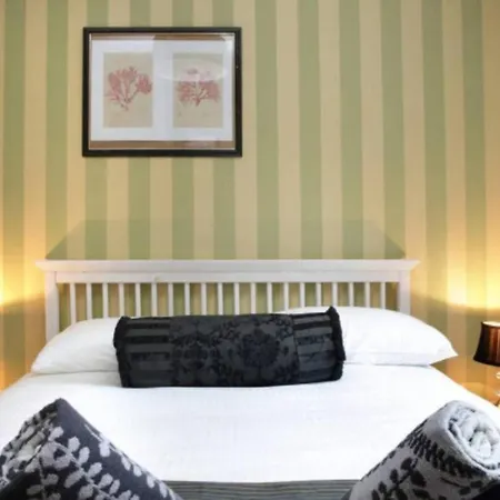 Appartement Joivy Stylish Castle View Flat With Balcony