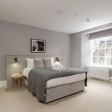 Апартаменты Joivy Luxurious Near Haymarket Station