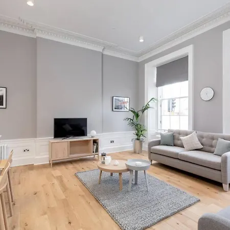 Joivy Spacious Close To Princes Street Appartement