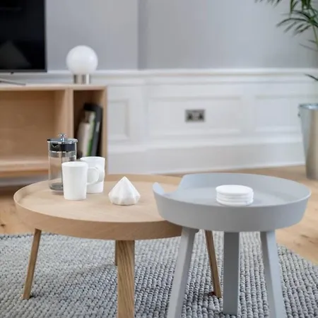 Joivy Spacious Close To Princes Street 아파트