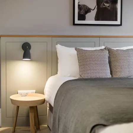 Апартаменты Joivy Luxurious Near Haymarket Station Эдинбург