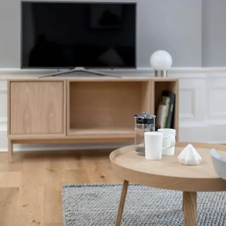 Joivy Spacious Close To Princes Street