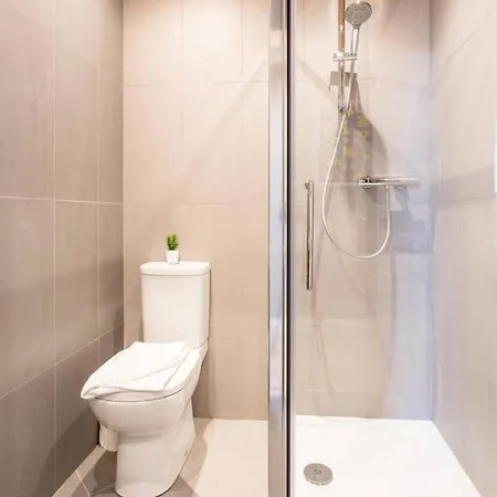 Altido Modern Flat In The Center דירה