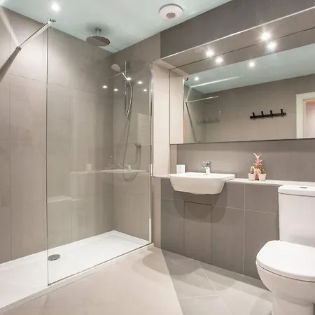 Altido Modern Flat In The Center דירה