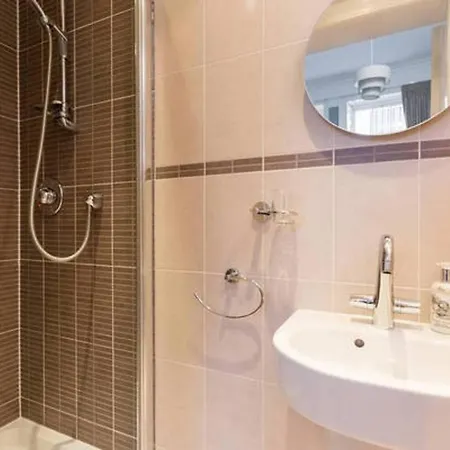 Altido Amazing Hanover St Apt In Centre 2br, 2bath דירה אדינבורו