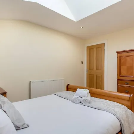 Altido Spacious 3br Mews House Behind Calton Hill Édimbourg