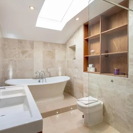 Altido Spacious 3br Mews House Behind Calton Hill