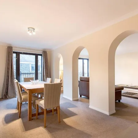 Joivy Historic Centre With Free Secure Parking - No Suvs Appartement