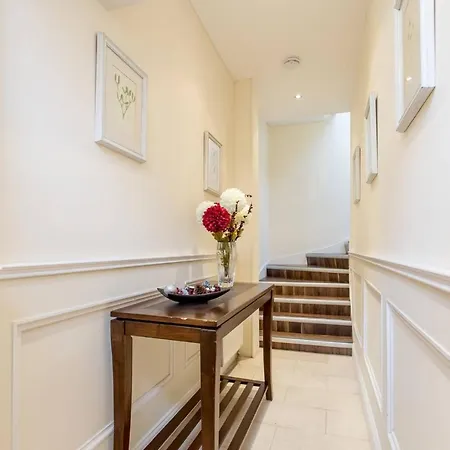 Altido Spacious 3br Mews House Behind Calton Hill Édimbourg