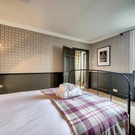 Casa de Férias The Rock House - Historic Gem In The Heart Of The City Edimburgo