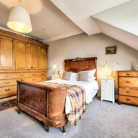 Luxury Frederick St Apart