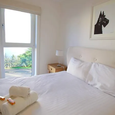 Altido Bright Centre 2bed, 2bath With Free Parking Apartment *
