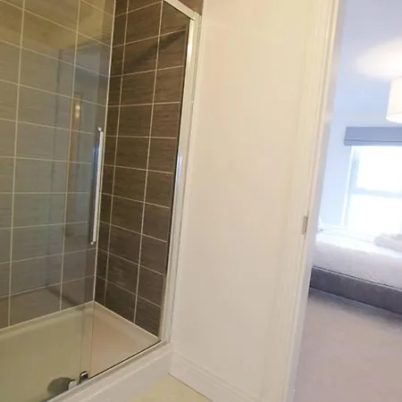 Altido Bright Centre 2bed, 2bath With Free Parking * Edinburgh