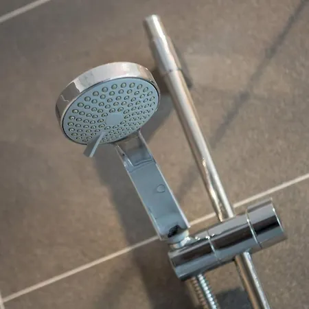 Joivy Inviting Near Leith Walk *