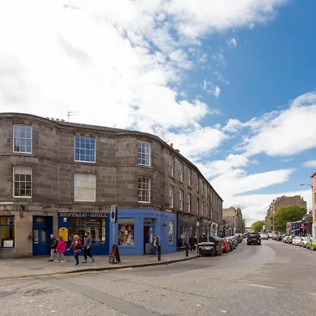 Joivy Stylish In Trendy New Town Location