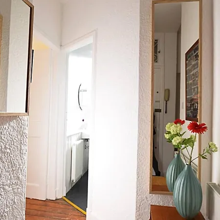 Joivy Bright Flat With Workspace In New Town Apartmán *