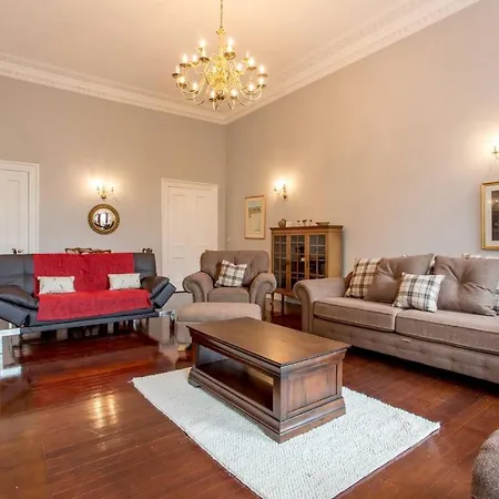 Joivy Spacious In New Town Prime Location Lägenhet