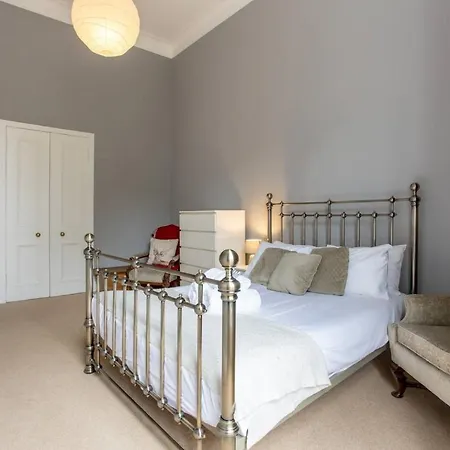 Joivy Spacious In New Town Prime Location Lägenhet