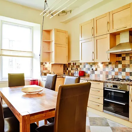 דירה Altido Fabulous Location In Peaceful New Town Cul-de-sac