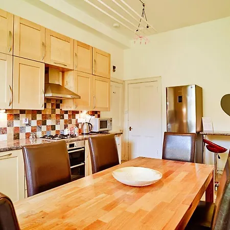 דירה Altido Fabulous Location In Peaceful New Town Cul-de-sac *