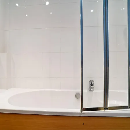דירה Altido Fabulous Location In Peaceful New Town Cul-de-sac אדינבורו