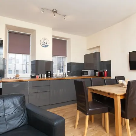 Cozy Beside Castle!!! Apartamento