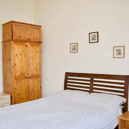 1 Bedroom Central Flat