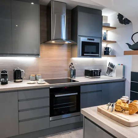 Altido Heart Of The Old Town 2 Bedroom Luxury إدنبرة