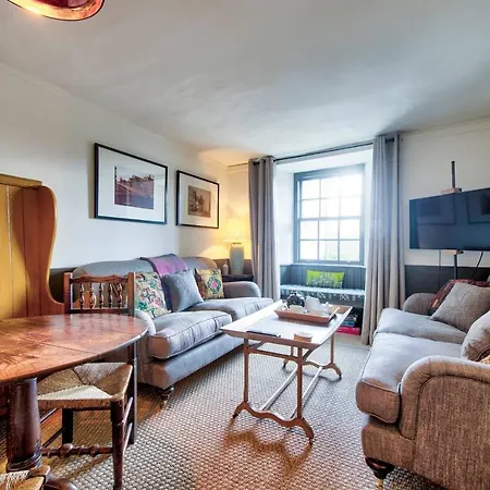 Altido Rock House: Historic Gem - Heart Of The Hébergement de vacances *