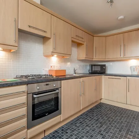 דירה 64 Duff Street West End *