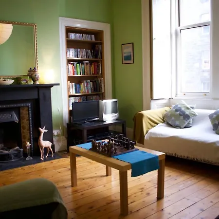 شقة Traditional 3 Bedroom In Bruntsfield *