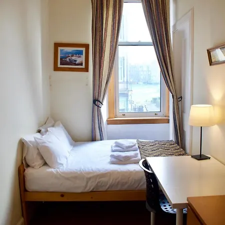 شقة Traditional 3 Bedroom In Bruntsfield