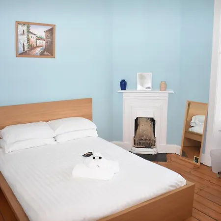 Traditional Flat 15 Mins Walk To City Centre! Apartment