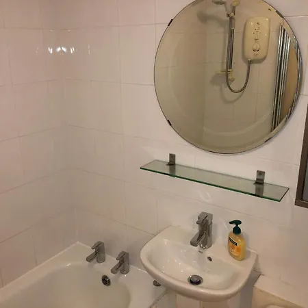 2 Bedroom In The Heart Of Old Town Apartment *
