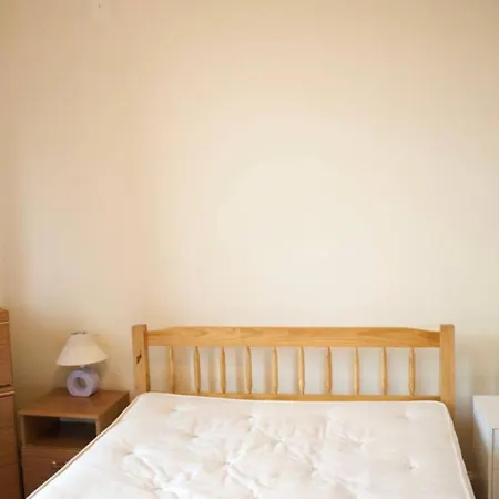 Traditional 2 Bedroom *