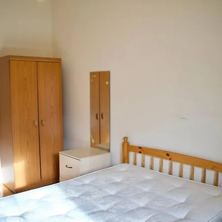 Traditional 2 Bedroom Apartamento