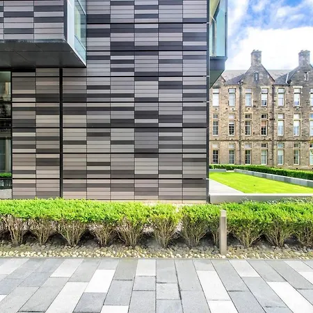 Ultra Stylish Simpson Loan Apt With Free Parking Edinburgh