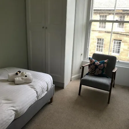 Scandi Design In The City Centre! Apartment