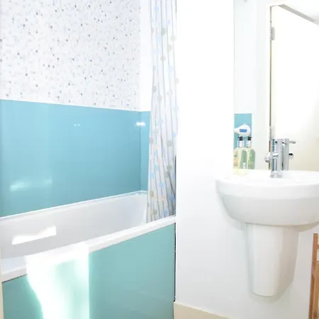 Peffermill Road - Delightfully Modern Two Bedroom Apt Near Arthurs Seat Appartement *