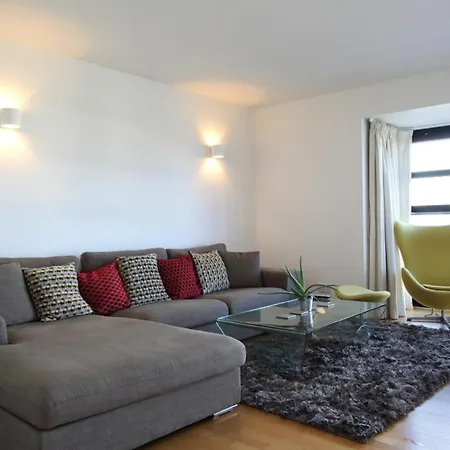 Διαμέρισμα Modern River View Central *