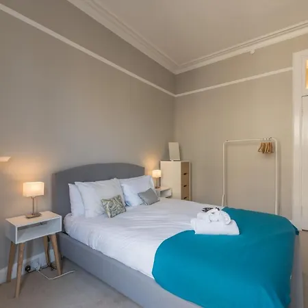 Bruntsfield Place - Beautiful 2 Bed With Spectacular Views! * Edinburgh