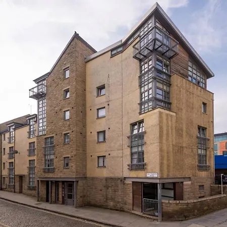 דירה Joivy Old Town With Parking Close To Royal Mile אדינבורו