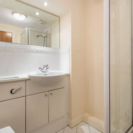Cozy&central 2 Bedroom W Parking Edynburg