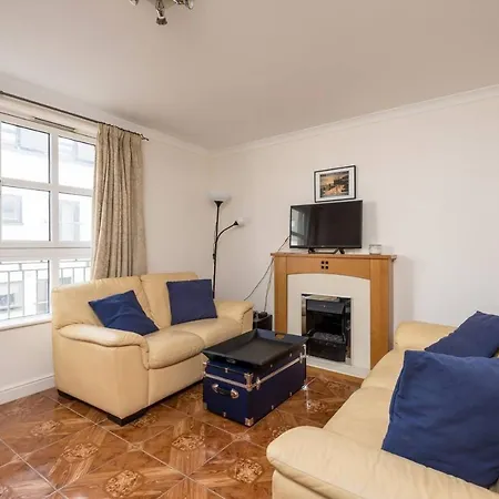 Joivy Old Town With Parking Close To Royal Mile