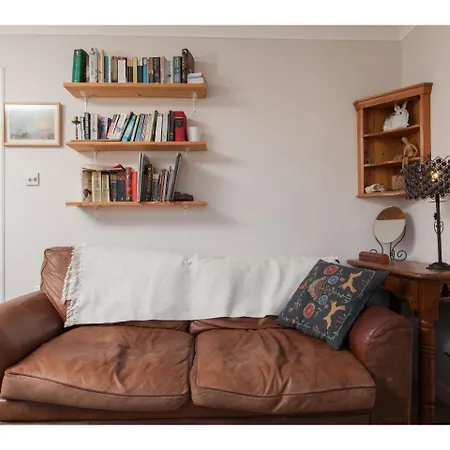 Quiet, Convenient With Nice View Of Arthur's Seat. Edimburgo