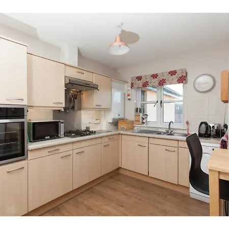 Quiet, Convenient With Nice View Of Arthur's Seat.